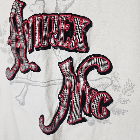 Avirex NYC Vintage White T-Shirt with Red Graphic Mens XL *see Hole - Picture 2 of 9